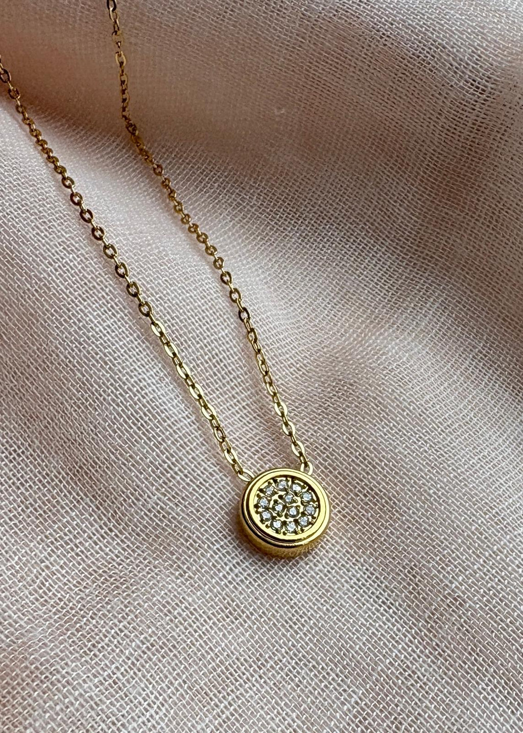 Round zirconia Pendant Necklace
