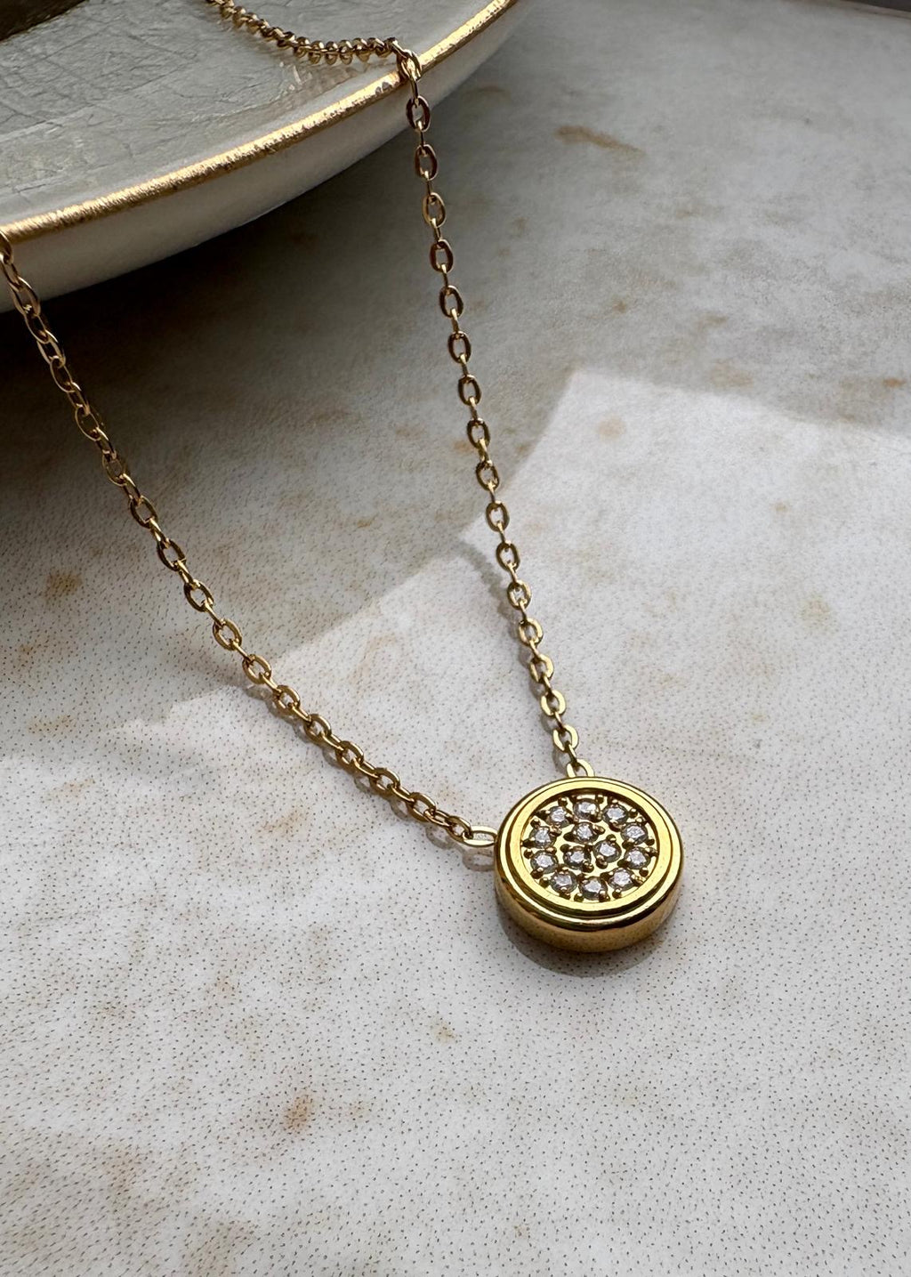 Round zirconia Pendant Necklace
