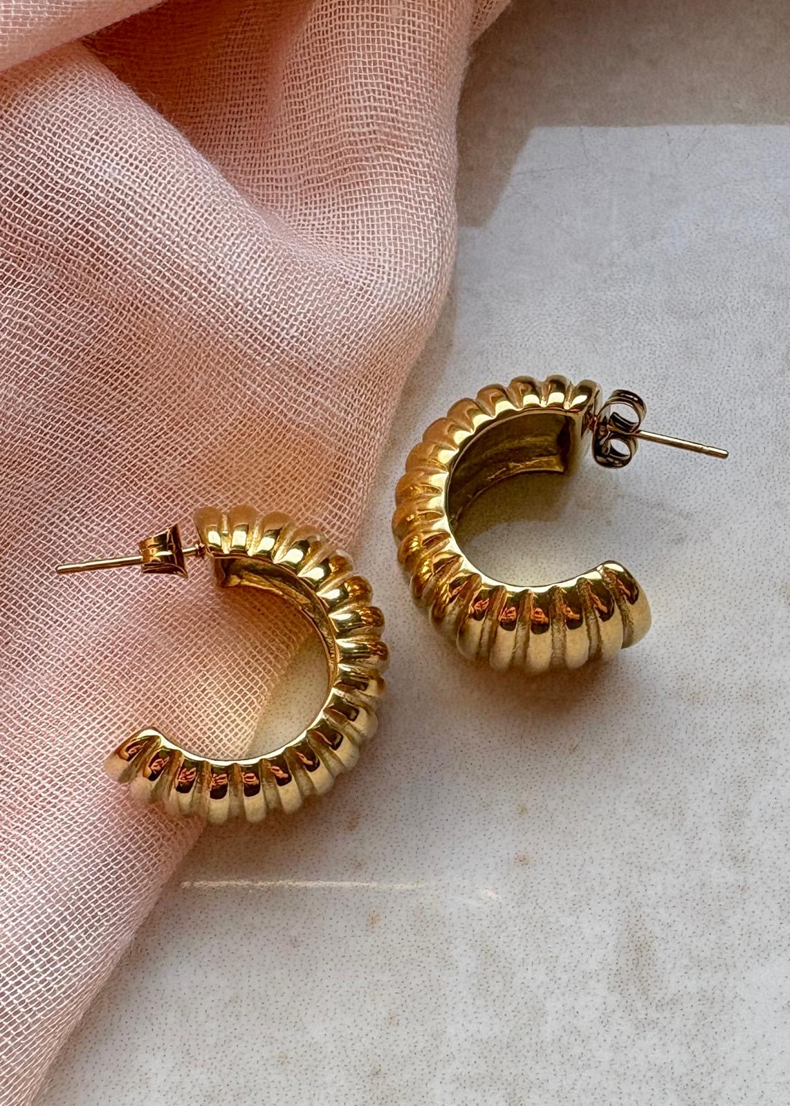 Ribbed Gold Hoop Earrings