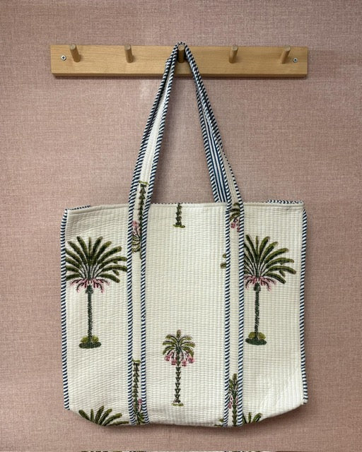 Quilted Tote Bag - White with Palm Trees