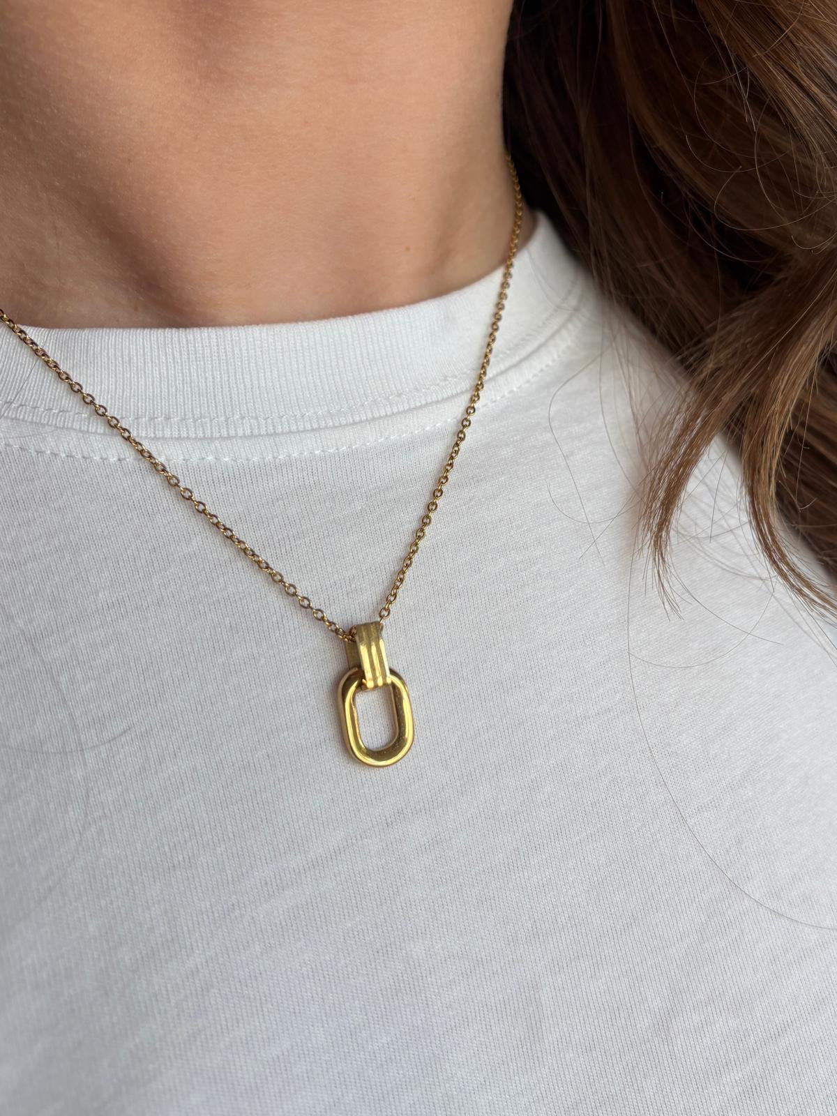 Interlocking Oval Pendant Necklace